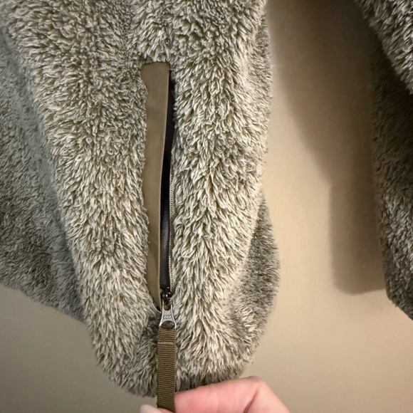 Hi-Pile Fleece Pullover - LL Bean - Picture 6 of 7